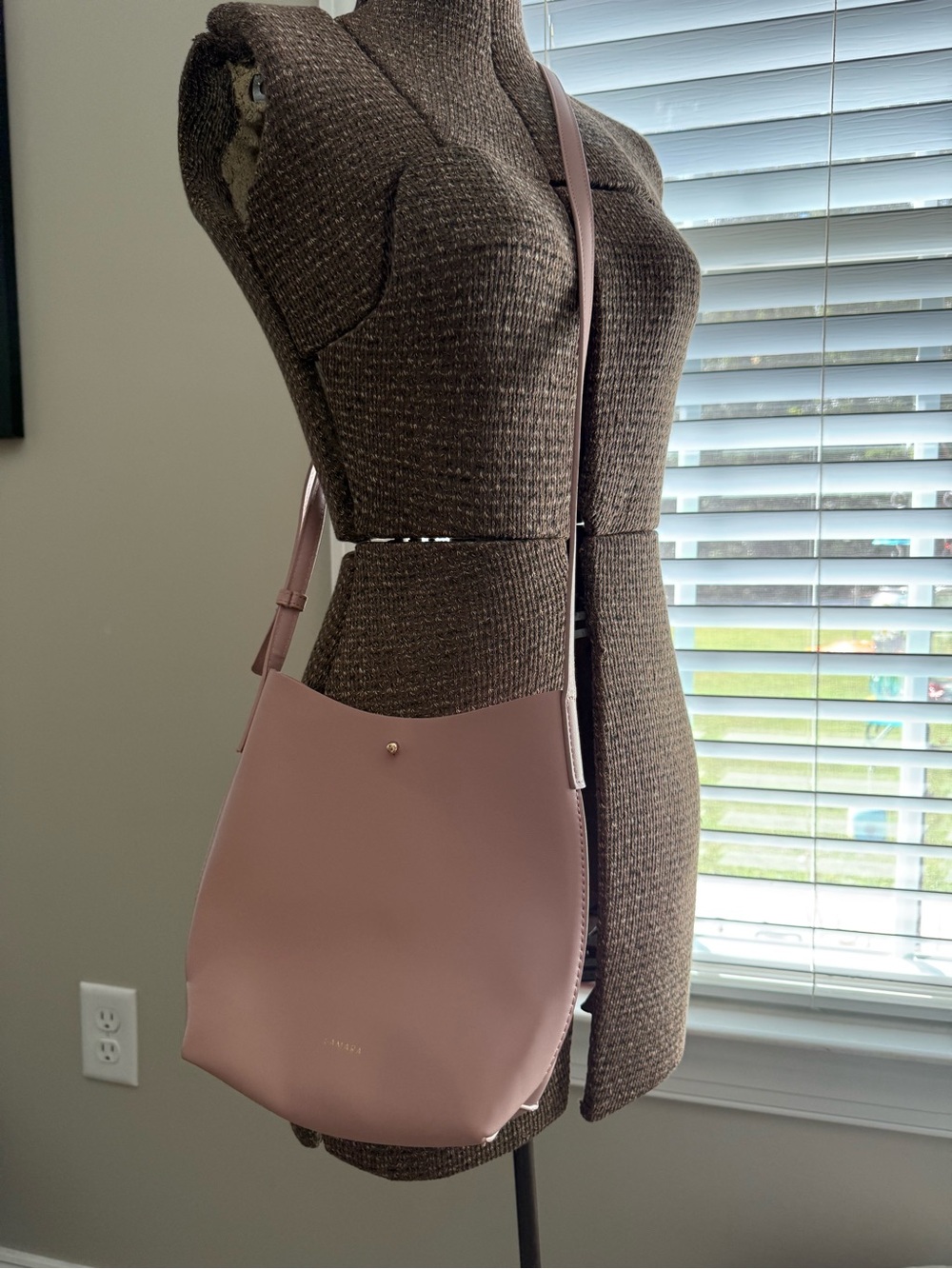 Minimalist Mauve Crossbody Bag - Sleek Everyday Shoulder Bag